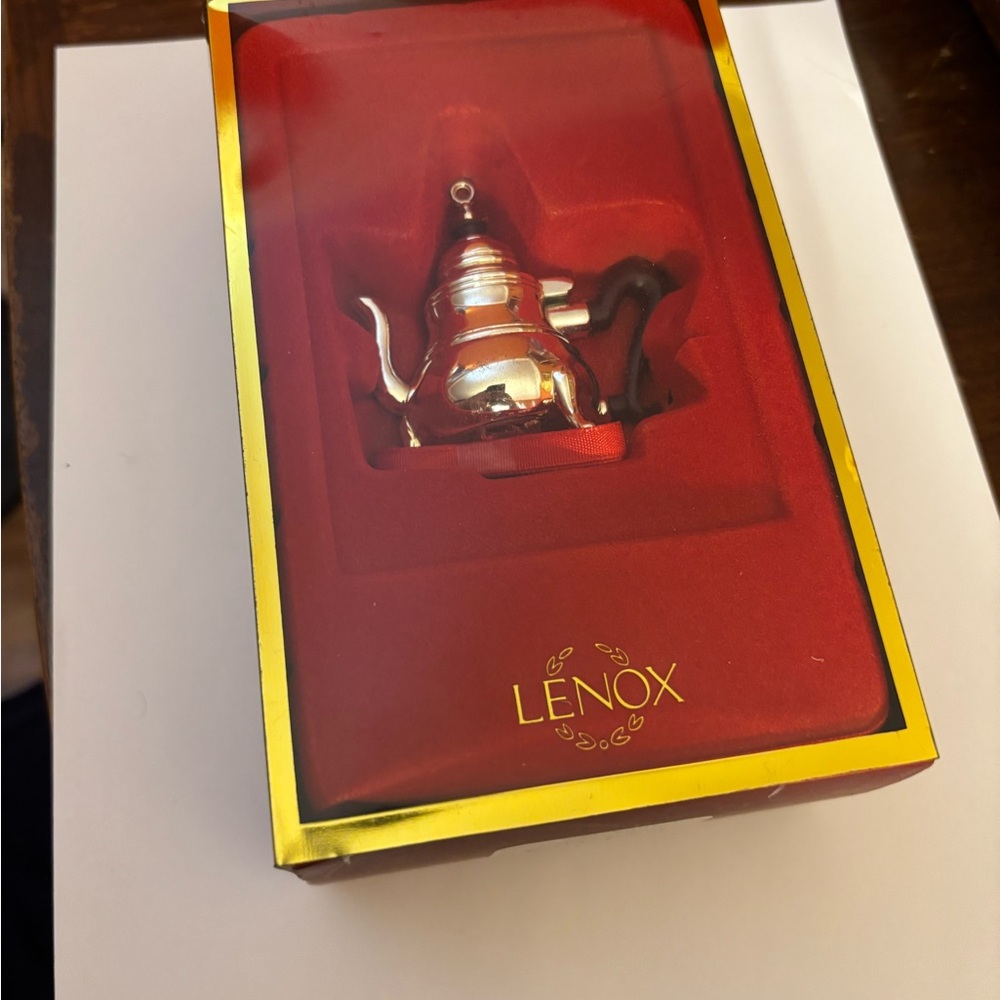 Lenox Silver plated Teapot Ornament Williamsburg